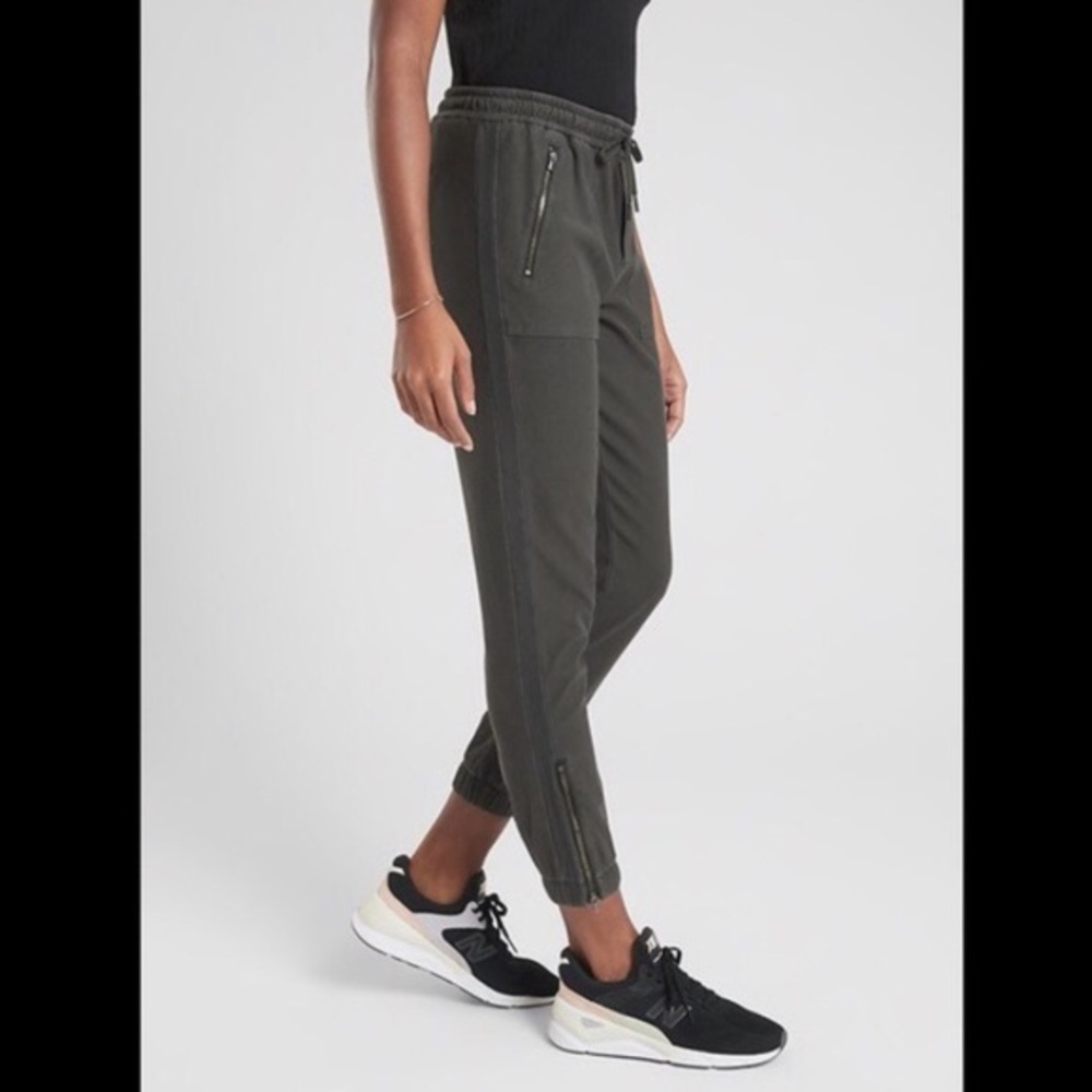 Athleta ‘Farallon’ Jogger Pant, Cypress Green, 10P